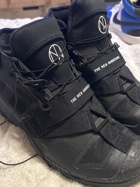 Nike Black The New Warriors size 10